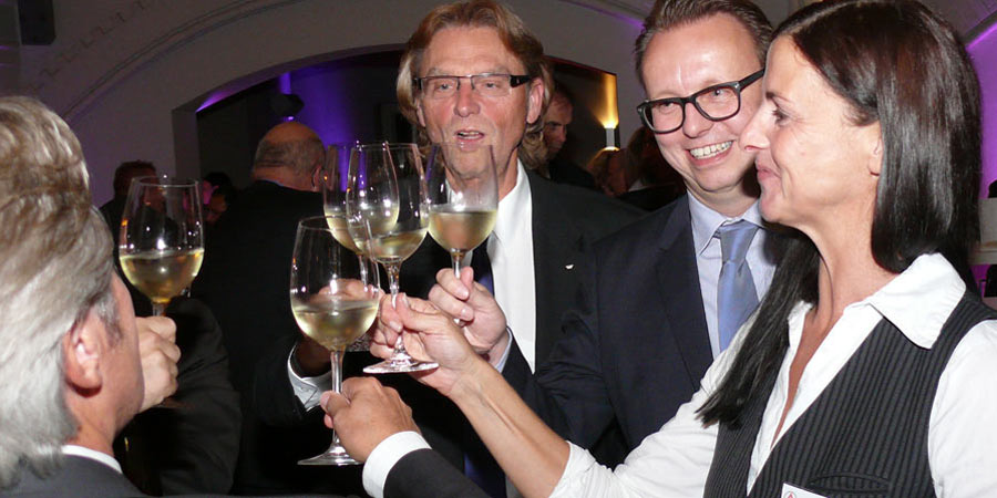 Auf den Geburtstag anstoßen mobil